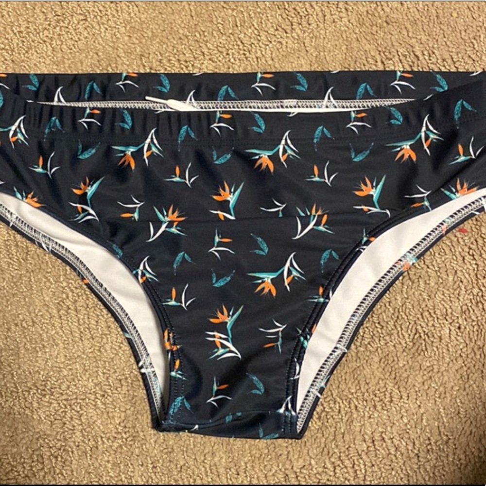 AIMPACT mens swim brief XL 38